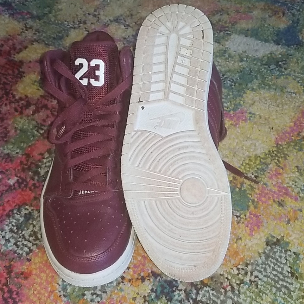 Shoes - Picture 3 of 7